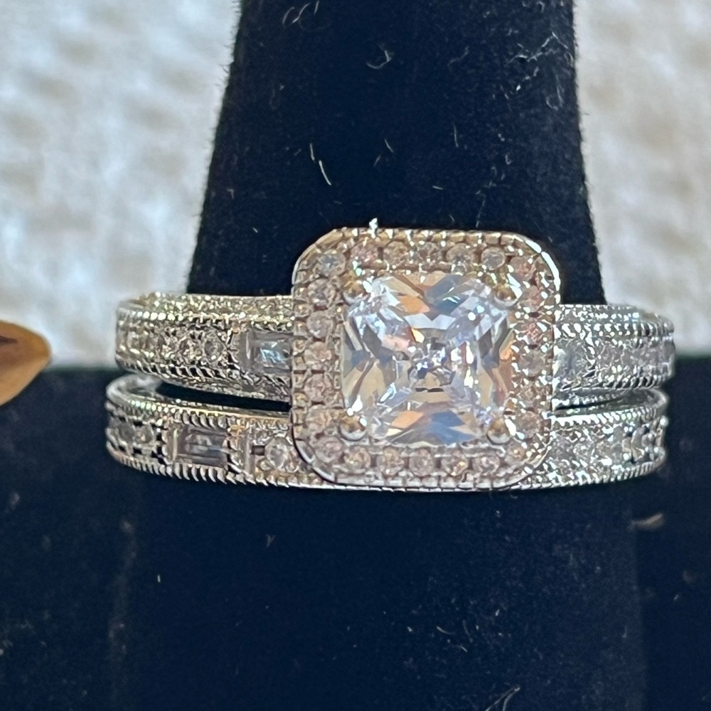 Elegant Silver Women's Ring